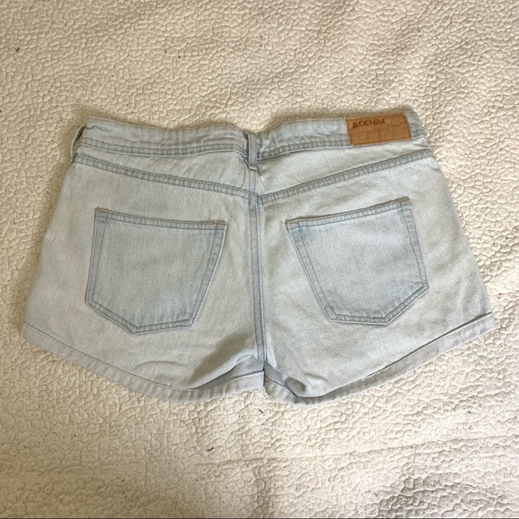 &Denim Light Washed Low-rise Shorts - Picture 2 of 3
